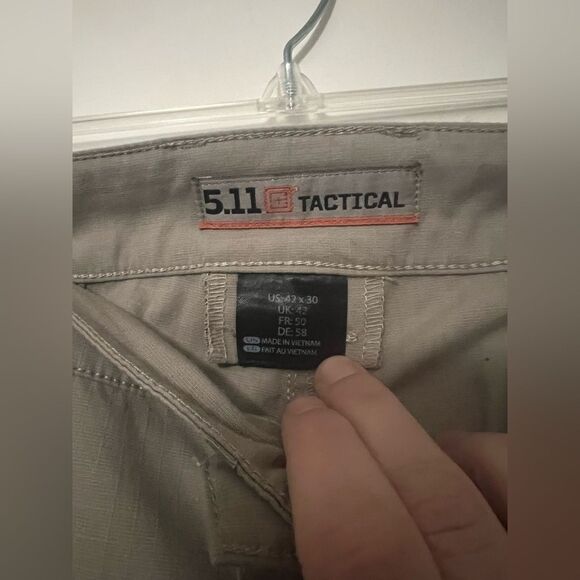 5.11 Tactical Cargo Pants Ripstop 42x30 Utility Khaki Durable Outdoor Workwear - Picture 3 of 6